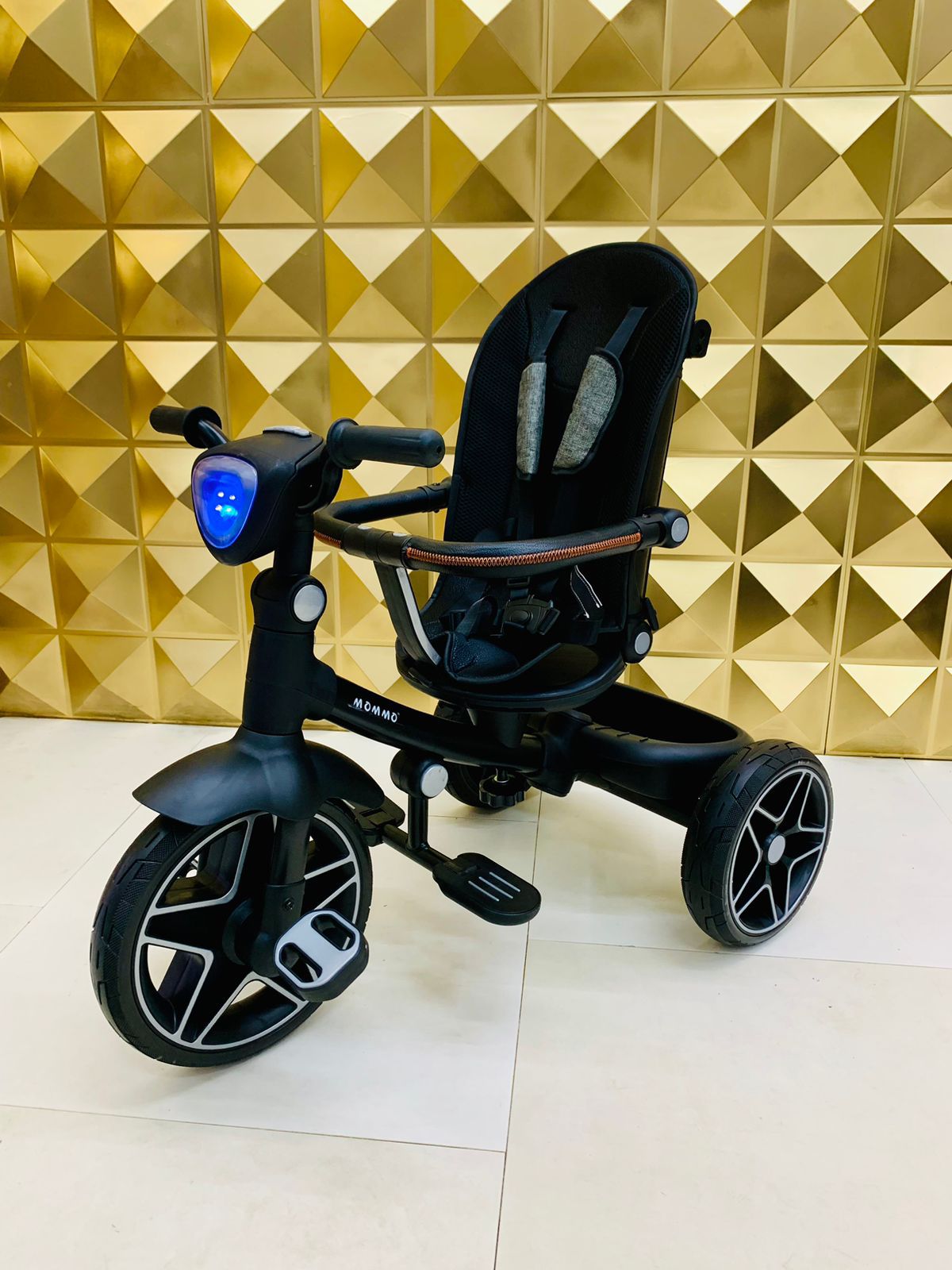 MOMMOStar Tricikel