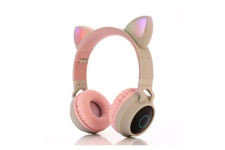 KUFJE UDHETIMI ME AVION PER FEMIJE