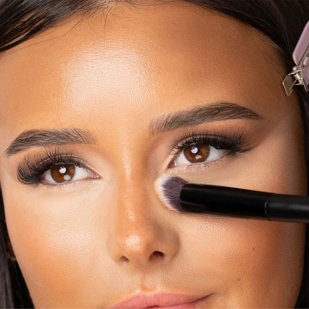 Brushworks - No. 8 Precise Angled Concealer Buffing Brush